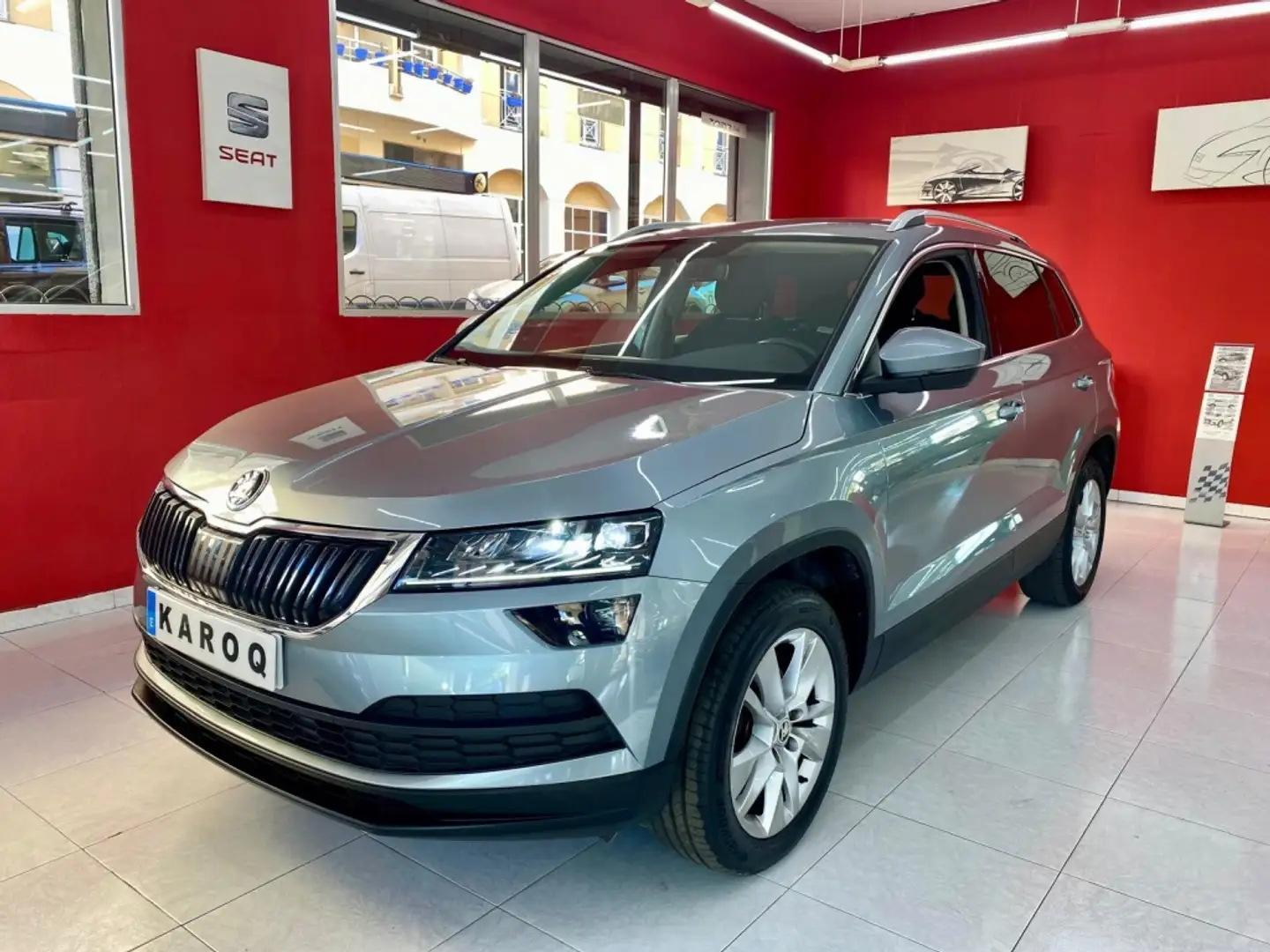 Skoda Karoq 1.5 TSI Ambition ACT DSG Gris - 1