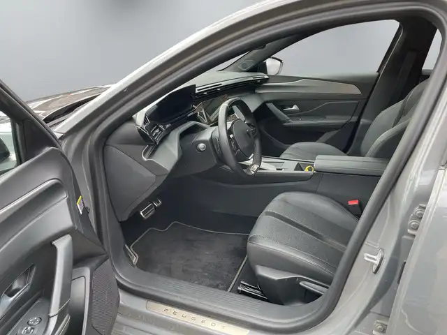 Peugeot 308 view 11