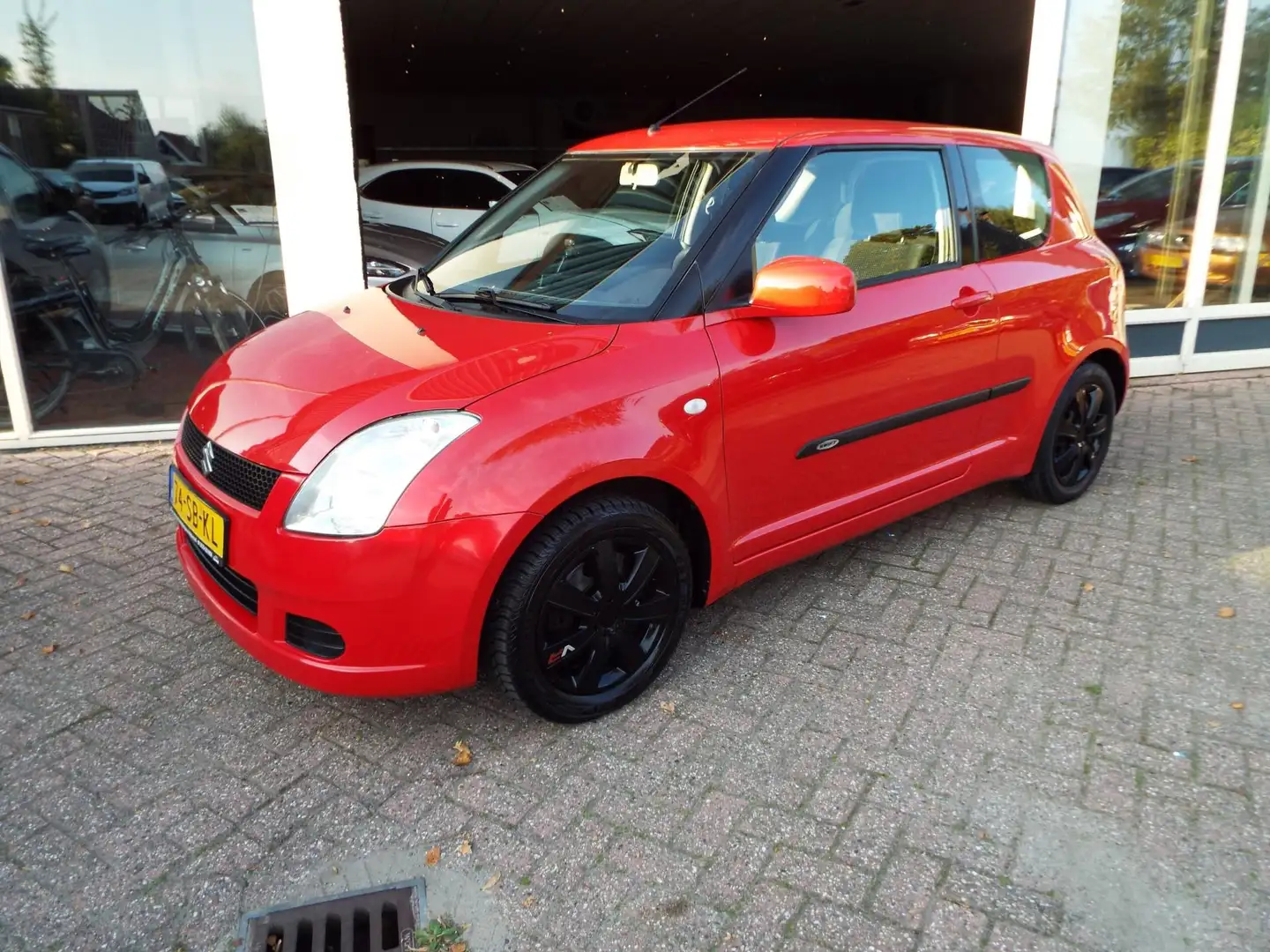 Suzuki Swift 1.3 GLS Rood - 2