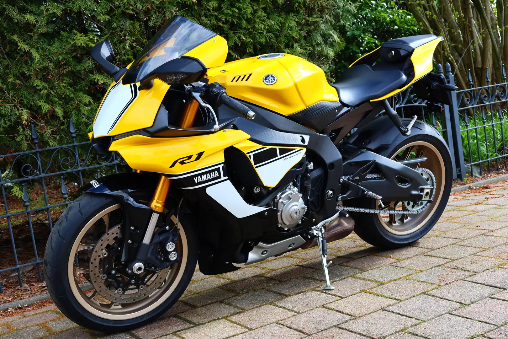 Yamaha YZF-R1 60TH ANNIVERSARY Alb - 2
