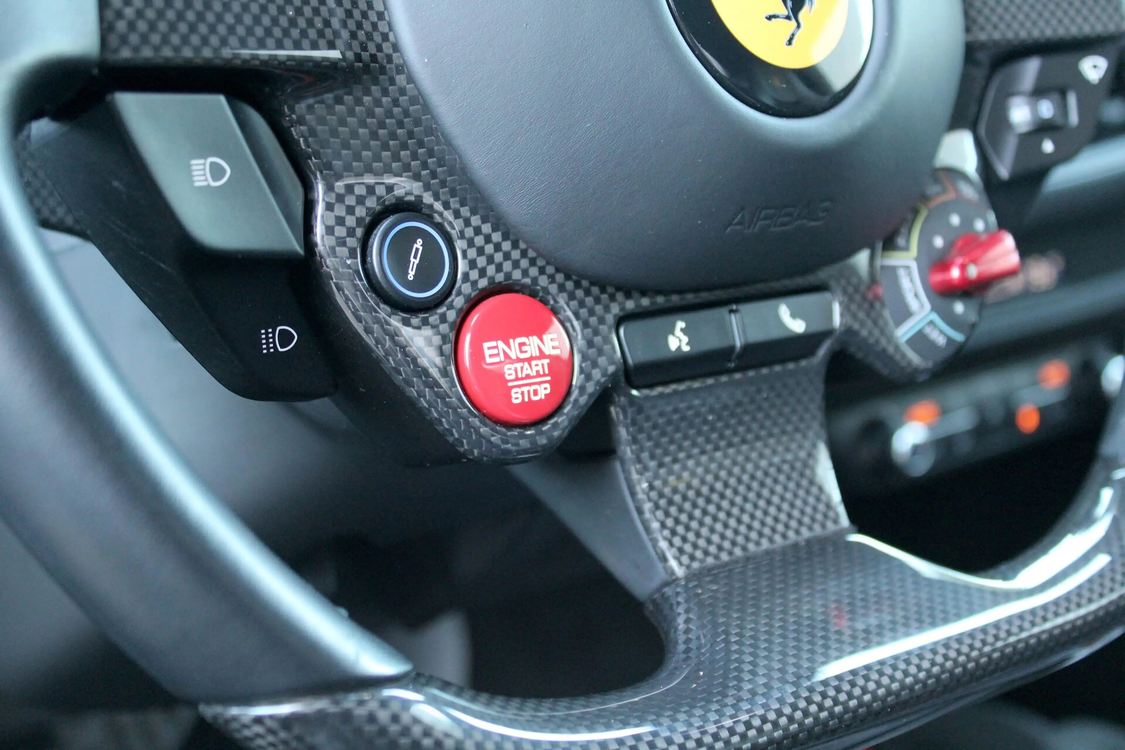Ferrari F8 Tributo 3.9 V8 HELE — photo 12