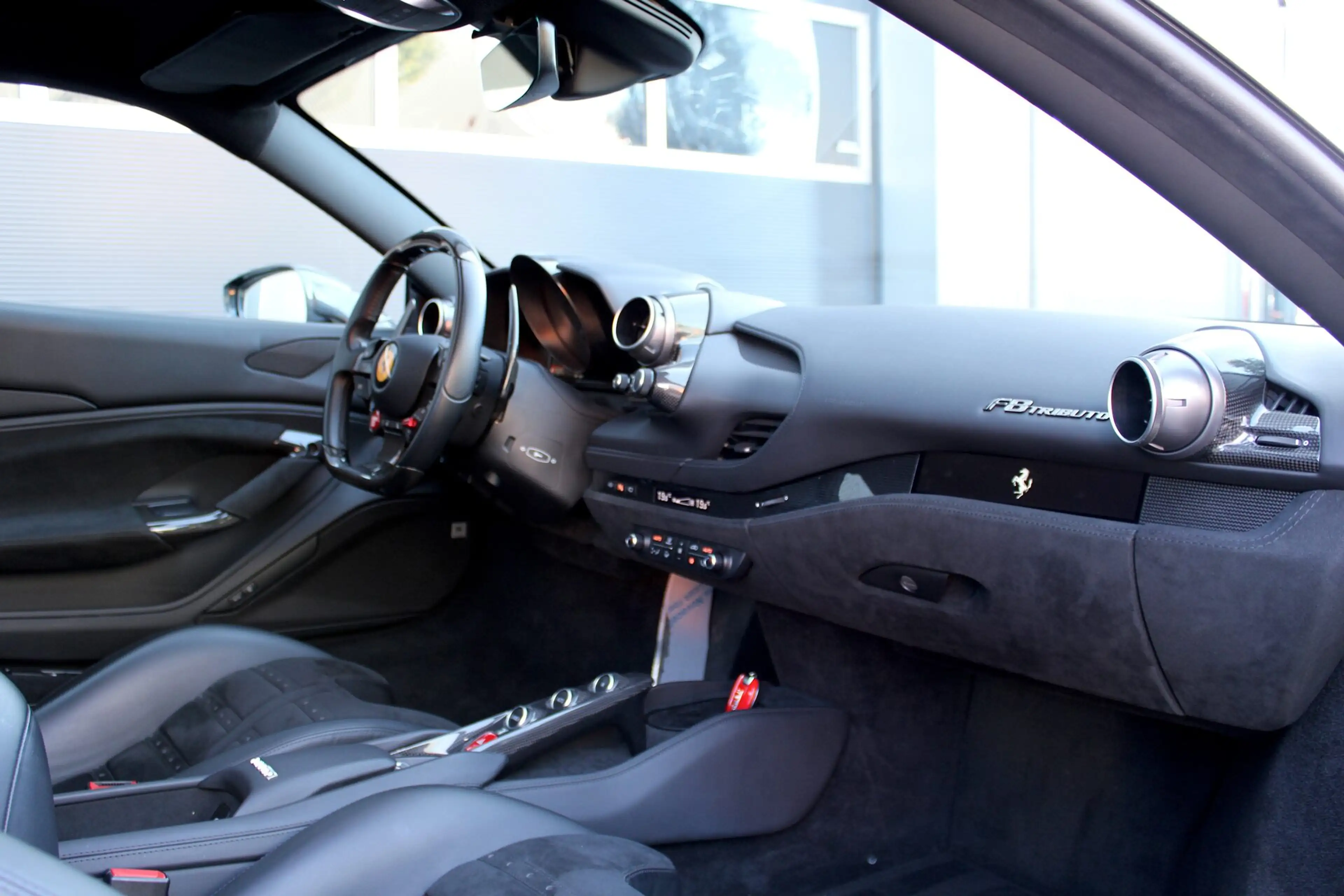 Ferrari F8 Tributo 3.9 V8 HELE — photo 9
