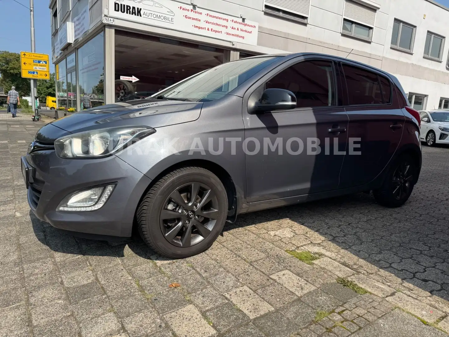 Hyundai i20 Trend 2.HAND/ BT/ AC/ 4Season Grau - 2
