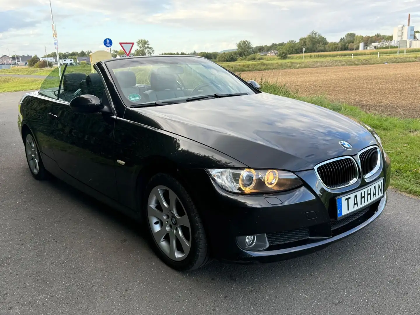 BMW 320 i Cabrio/LED/Klima/Tüv Neu Schwarz - 1