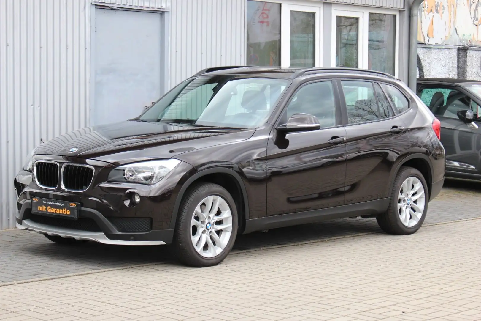 BMW X1 sDrive 20d Auto.+Navi+Panorama-Schiebedach Brown - 1