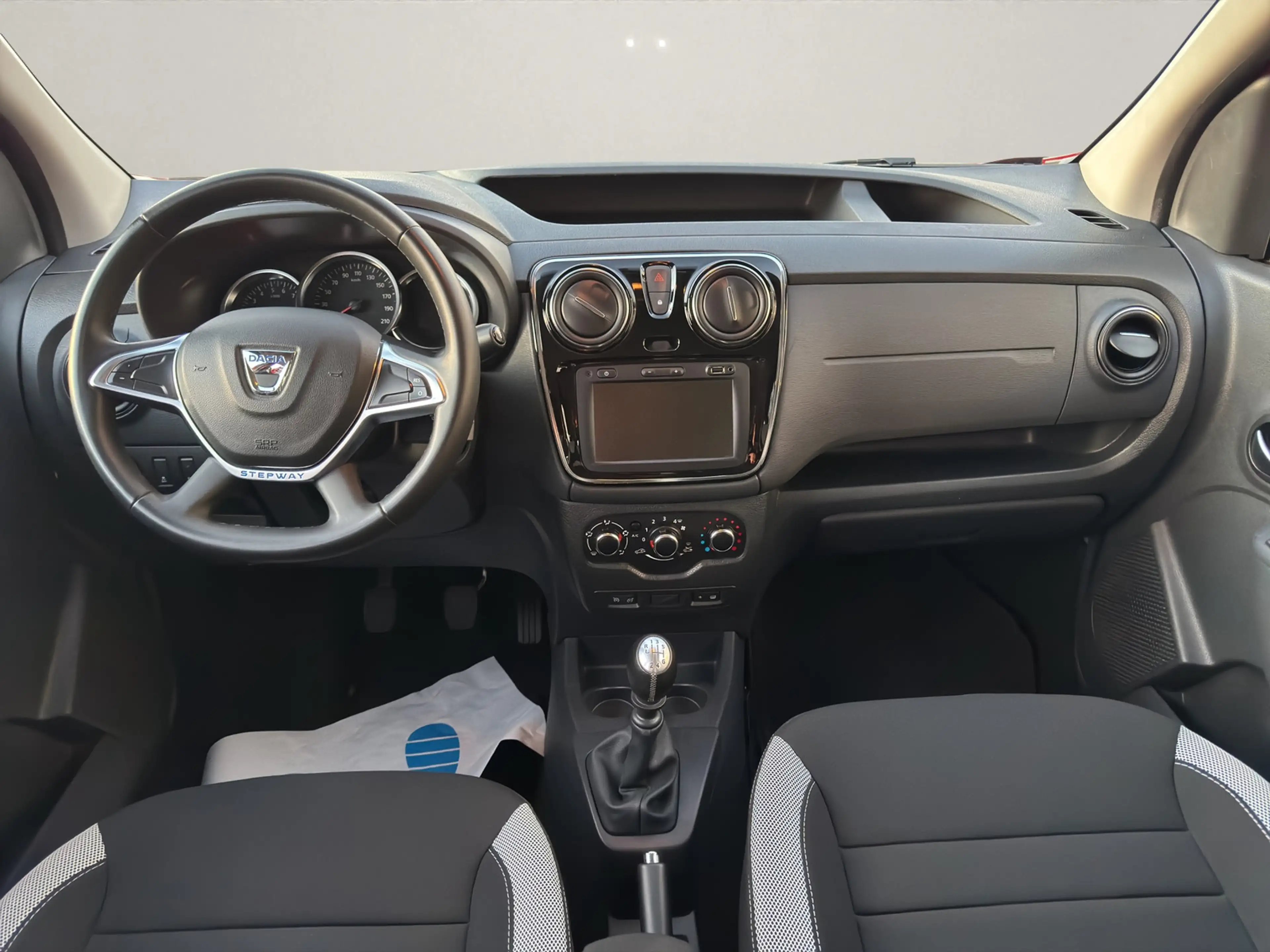 Dacia Dokker Stepway Celebration 1,5 Ltr.-70 kW BLUE dCi Diesel — photo 9