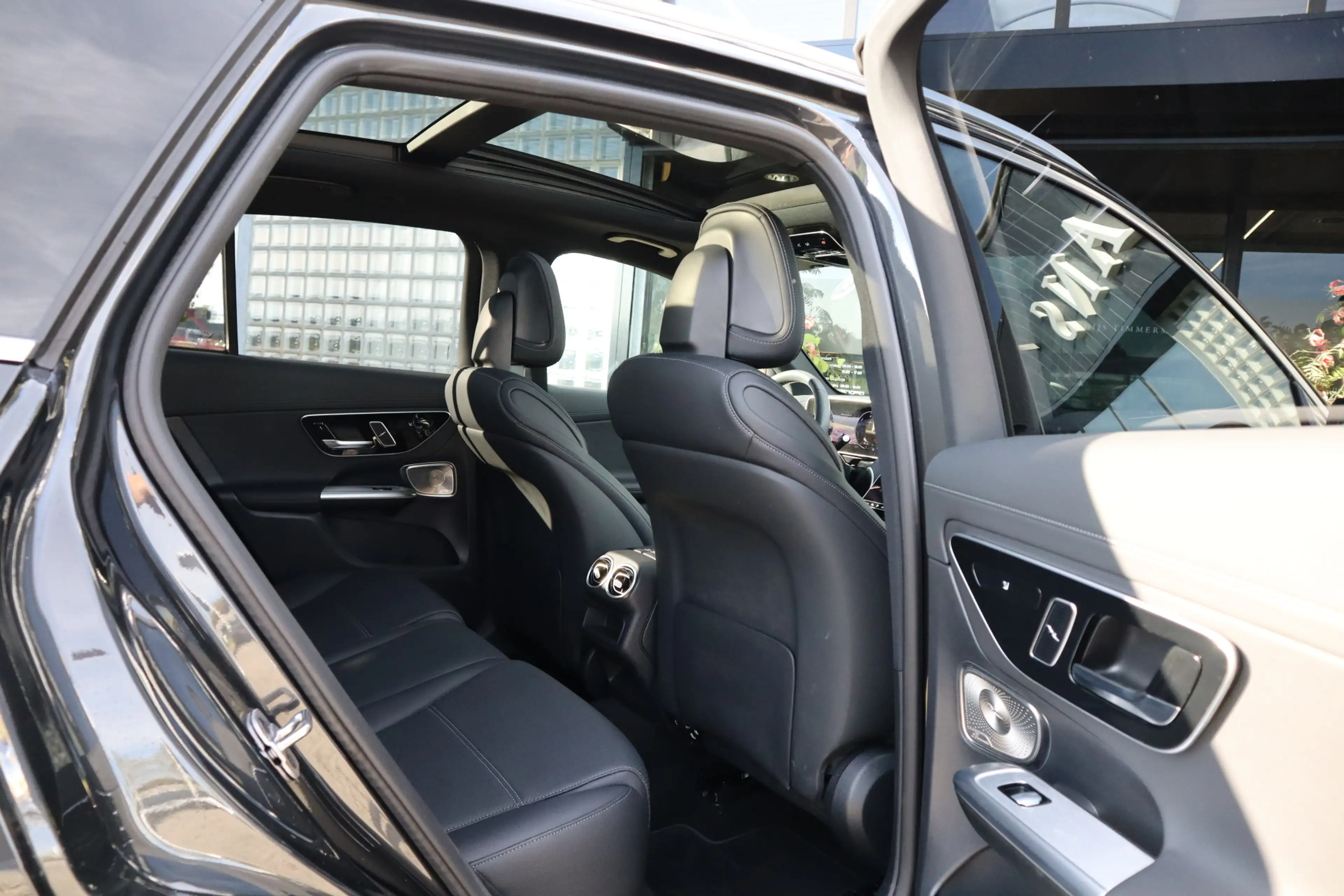 Mercedes-Benz GLC 400 e 4MATIC | AMG-Line, Massage, Burmester, Pano, Tre — photo 16