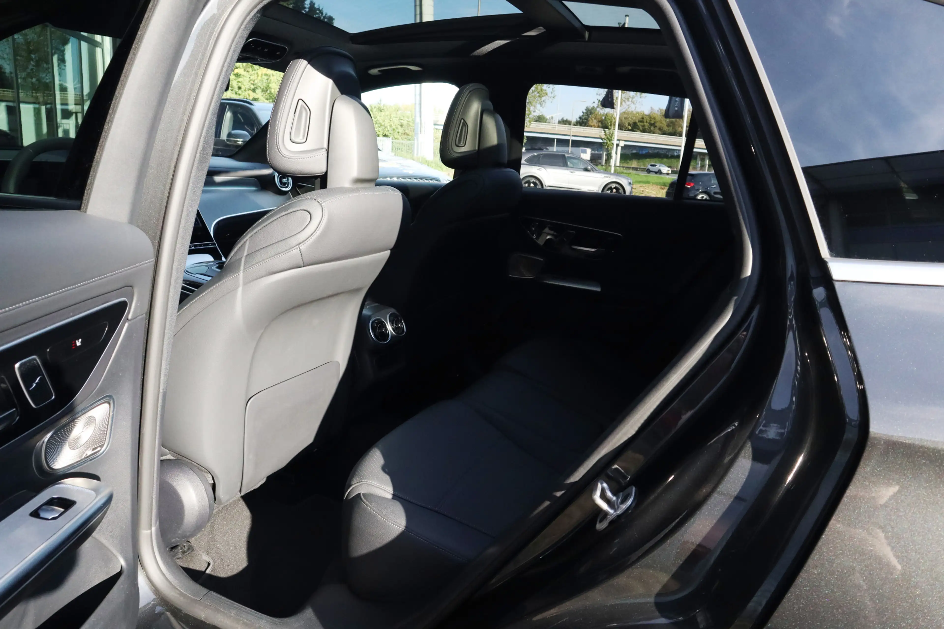 Mercedes-Benz GLC 400 e 4MATIC | AMG-Line, Massage, Burmester, Pano, Tre — photo 18