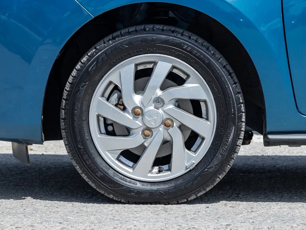 Mitsubishi Mirage снимка Mitsubishi Mirage