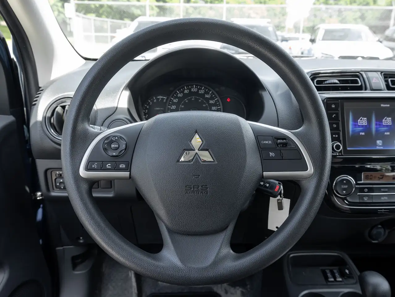 Mitsubishi Mirage снимка Mitsubishi Mirage
