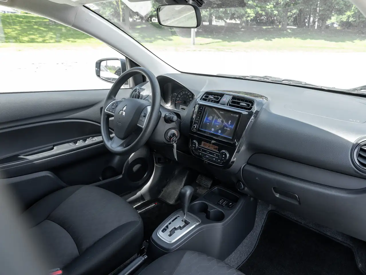 Mitsubishi Mirage снимка Mitsubishi Mirage