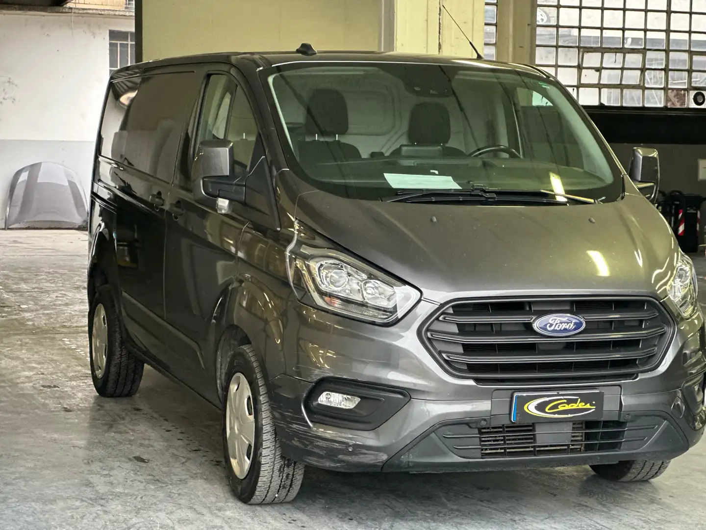Ford Transit Courier Transit Marrone - 2