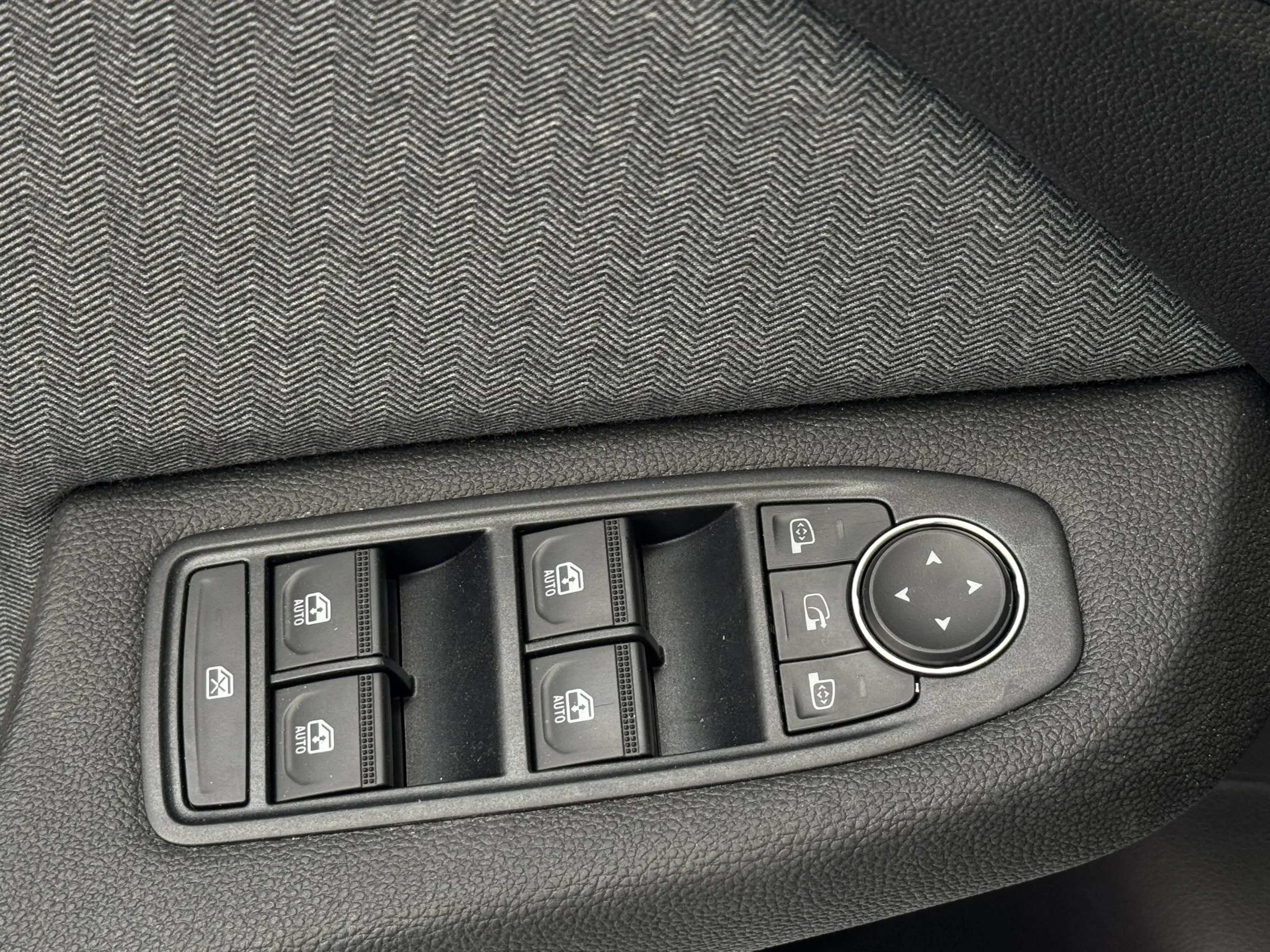 Renault Clio 1.6 E-Tech Full Hybrid 145 Techno | Stoelverwarmin — photo 13
