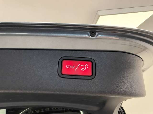Mercedes-Benz C 200 — photo 18