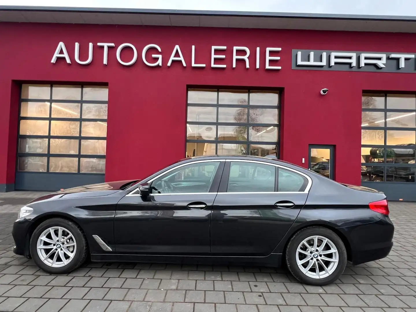 BMW 530 d Lim.xDrive/CAM/NAVI PROF/LEDER/LED/HIFI/ Grau - 2