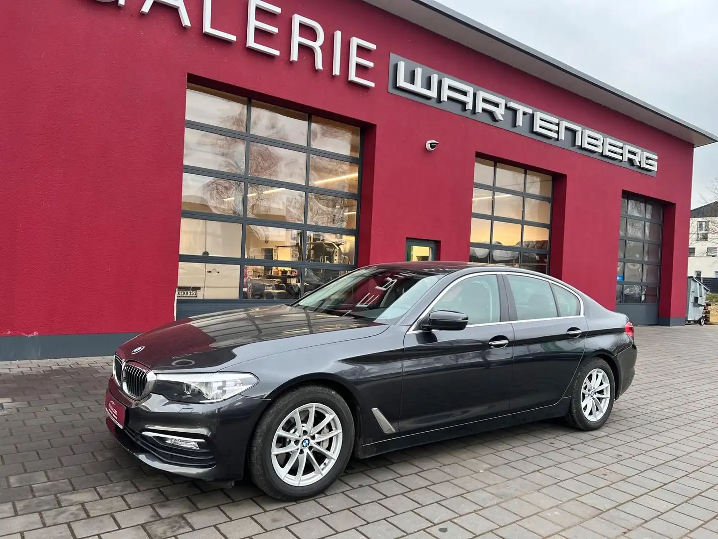 BMW 530 d Lim.xDrive/CAM/NAVI PROF/LEDER/LED/HIFI/ Grau - 1