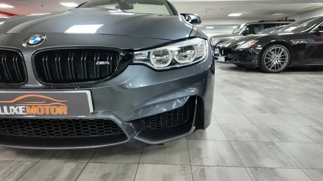 BMW M4 view 9