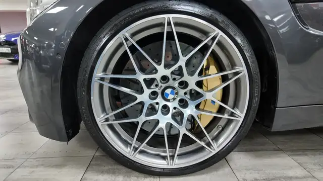 BMW M4 view 12