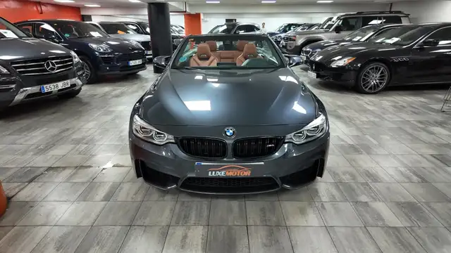 BMW M4 view 2