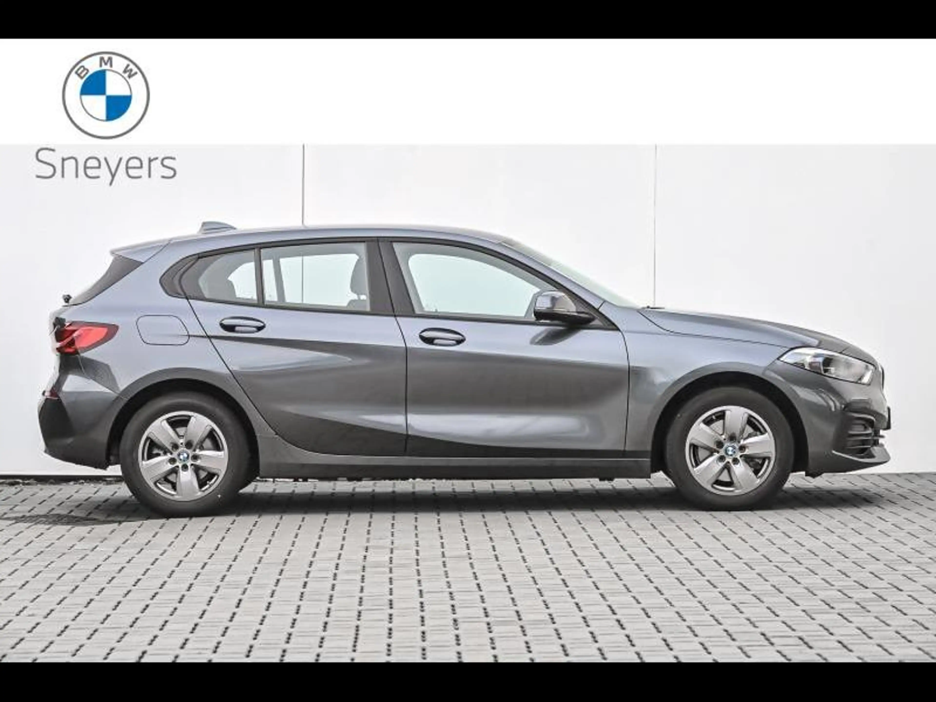 BMW 118 Hatch — photo 3