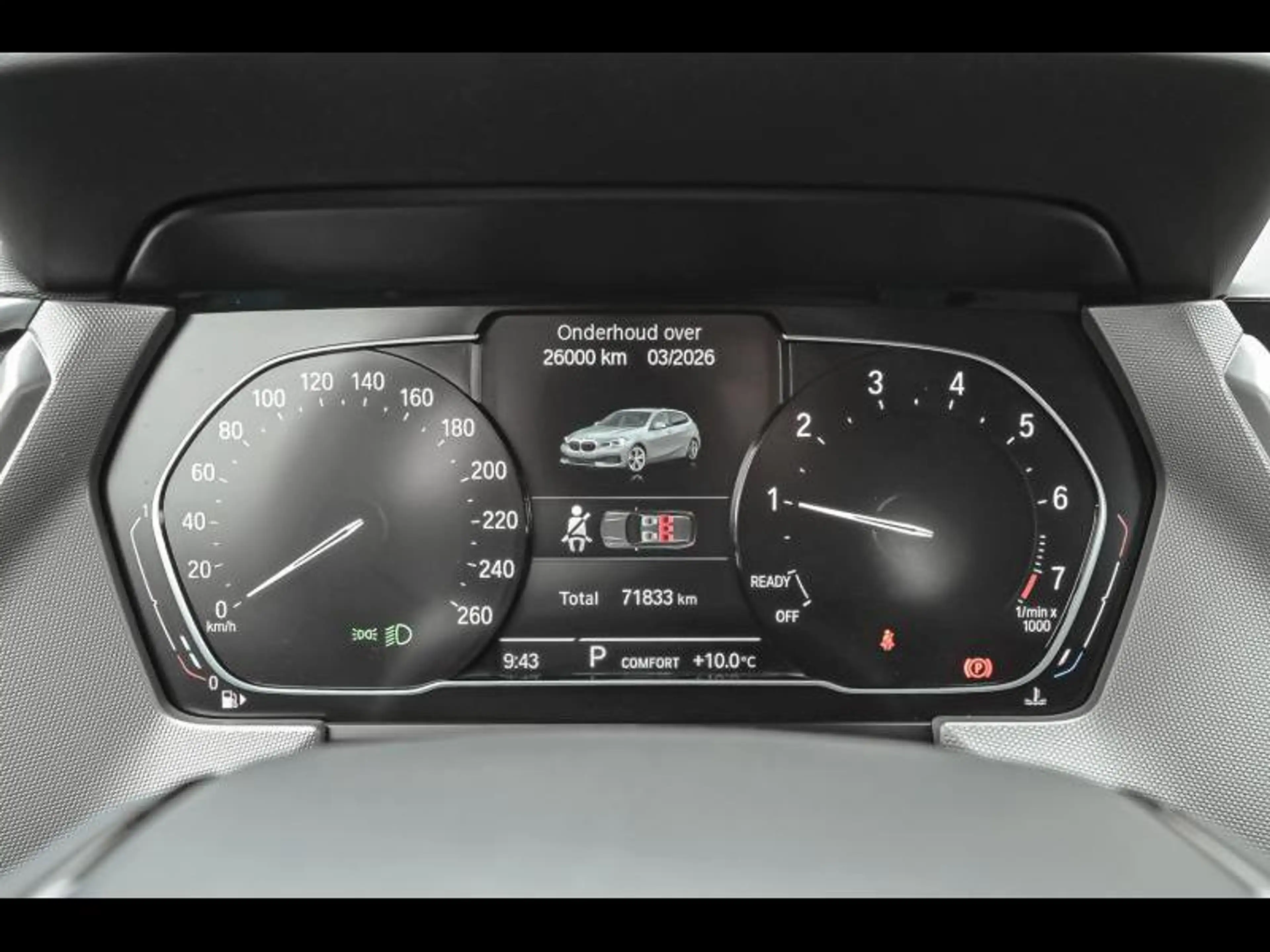 BMW 118 Hatch — photo 8