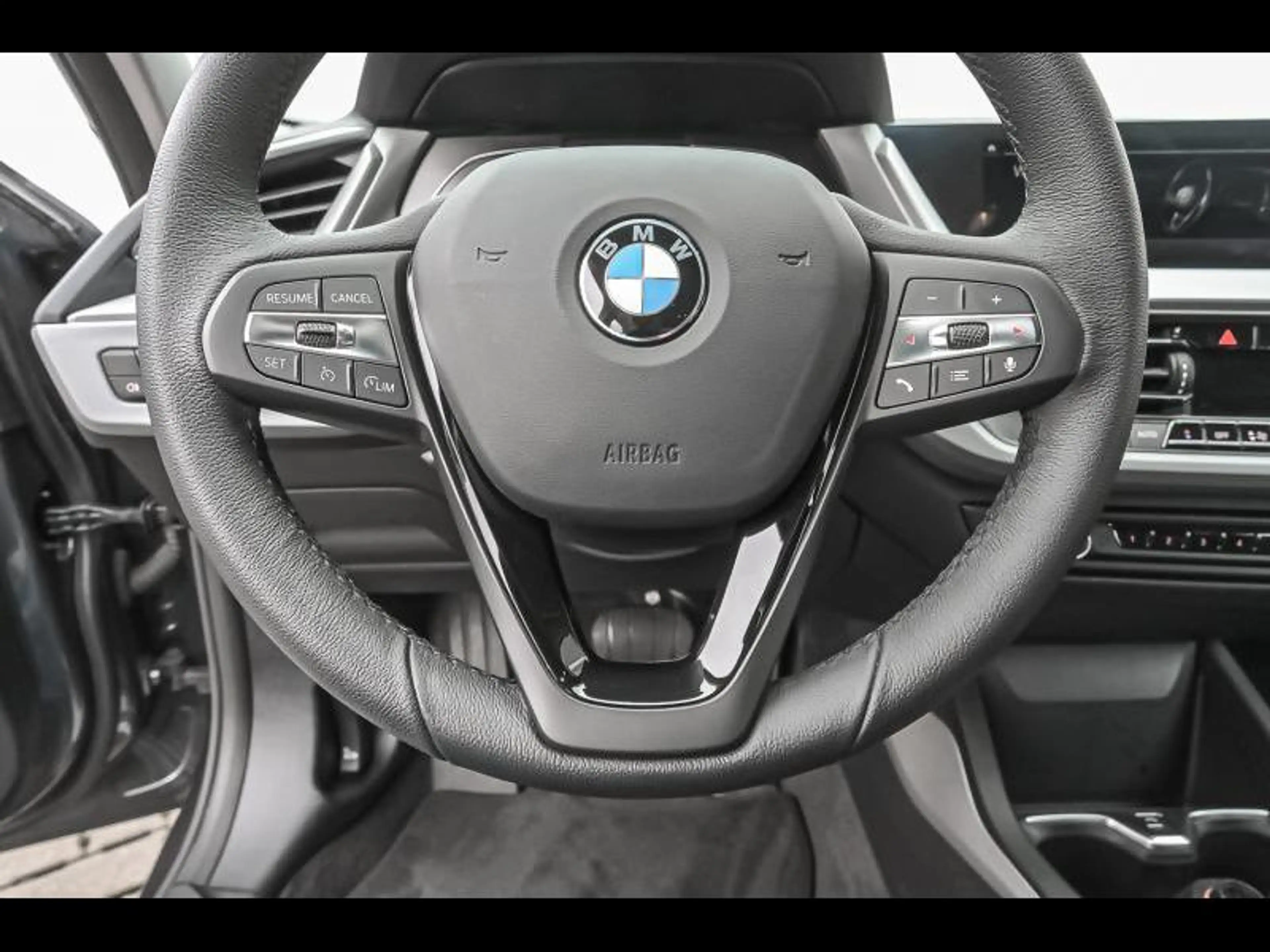 BMW 118 Hatch — photo 7