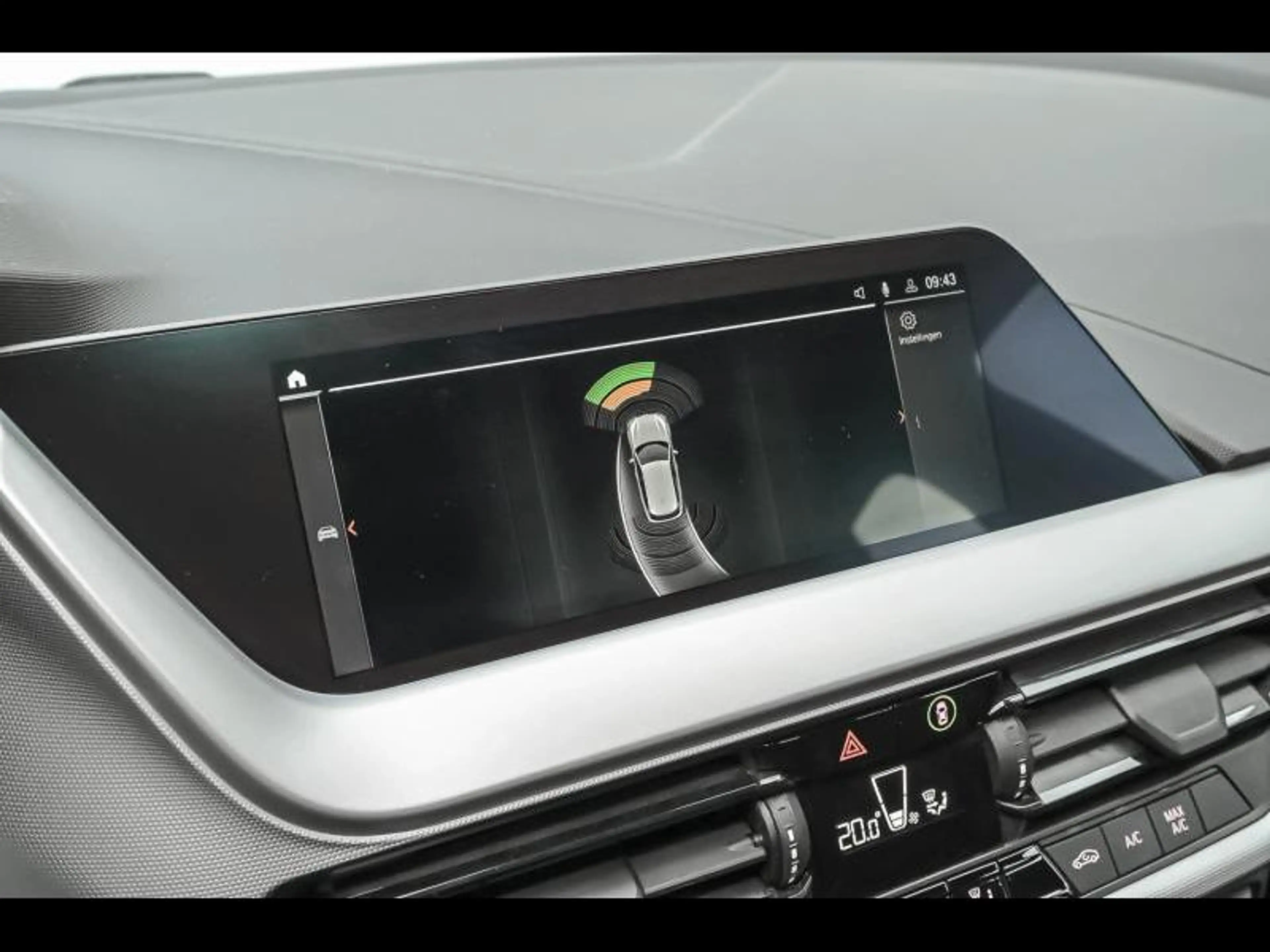 BMW 118 Hatch — photo 12