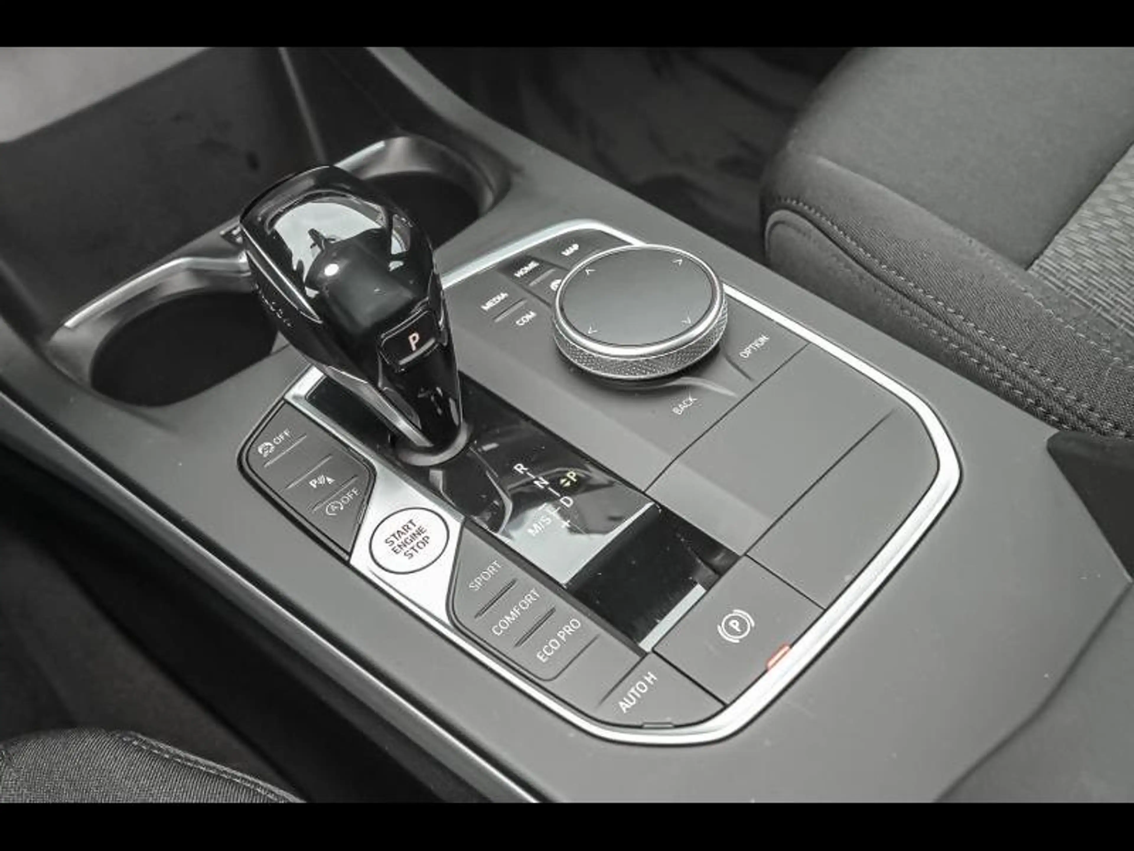 BMW 118 Hatch — photo 9