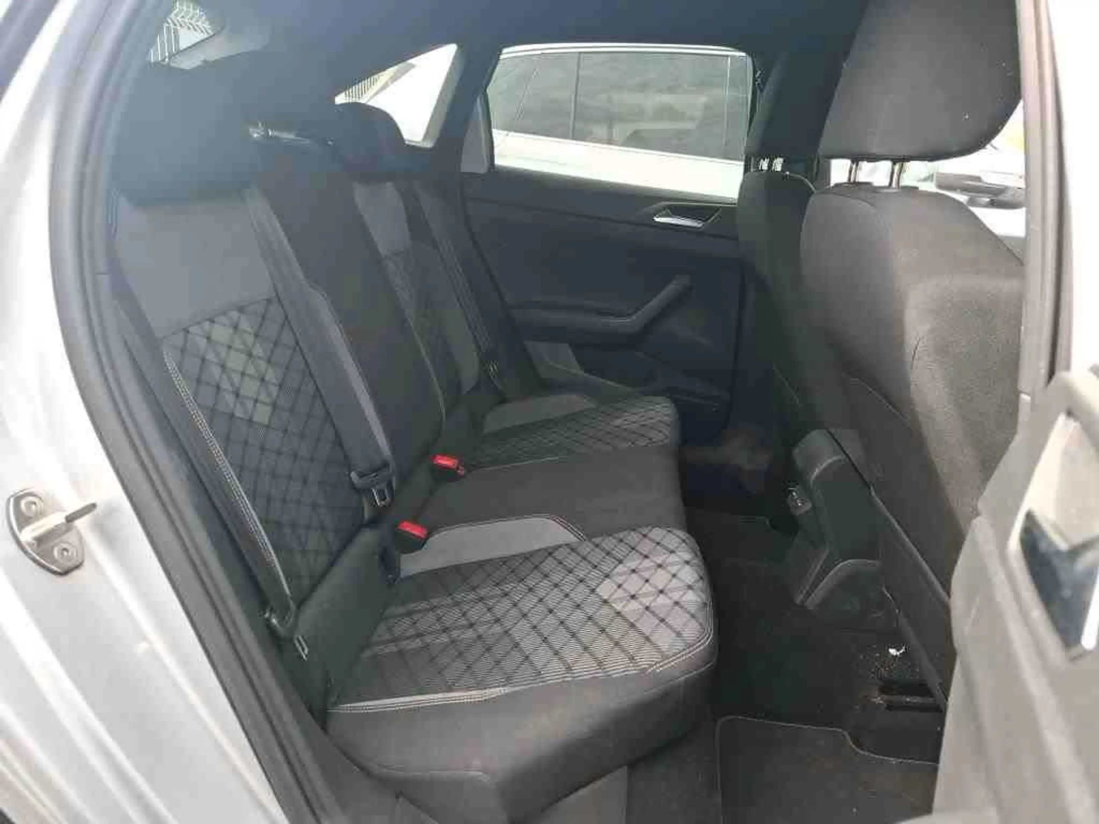 Volkswagen Taigo R-Line 1.0TSI DSG Matrix Navi Kamera ACC — photo 6