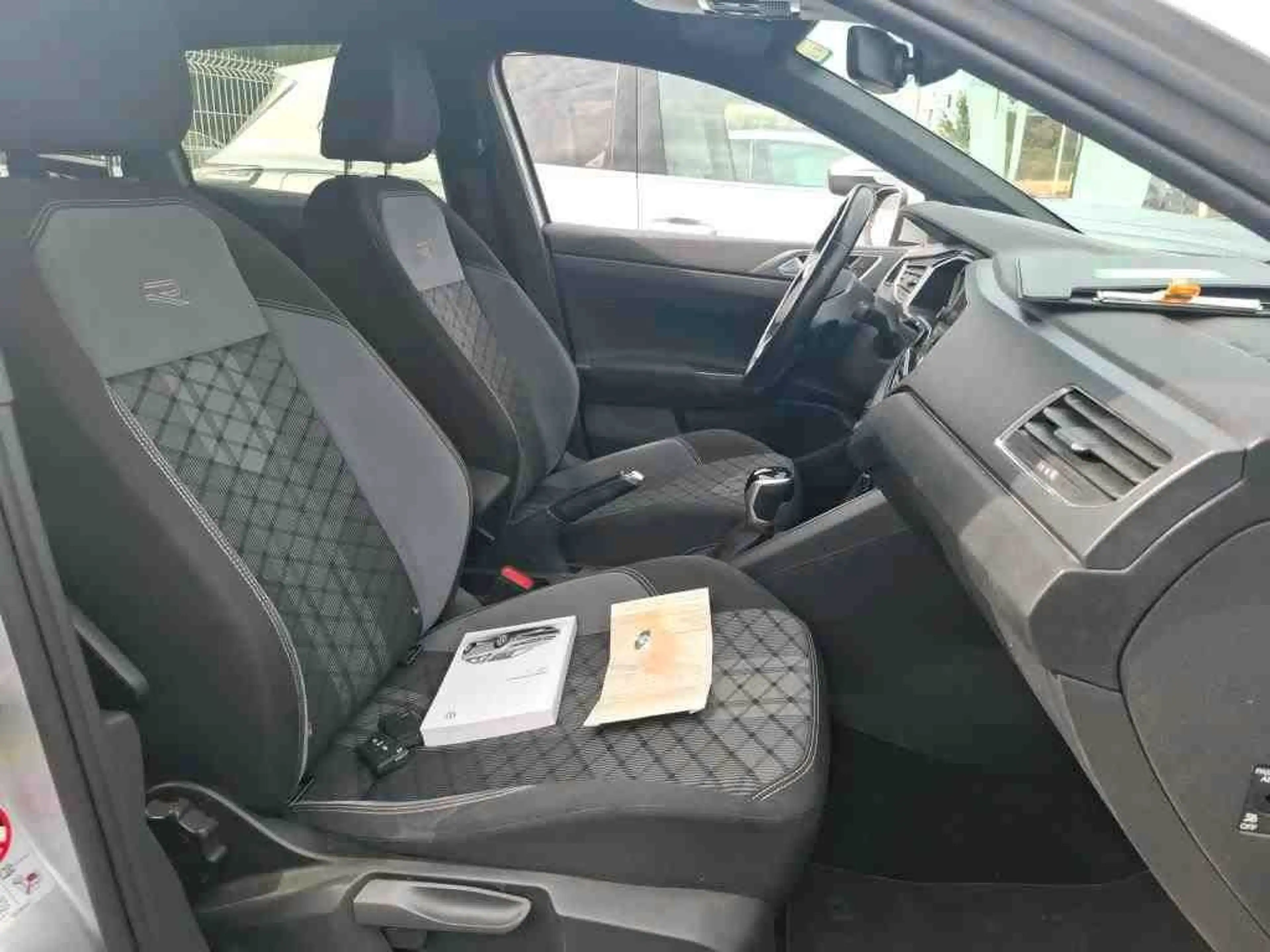 Volkswagen Taigo R-Line 1.0TSI DSG Matrix Navi Kamera ACC — photo 5