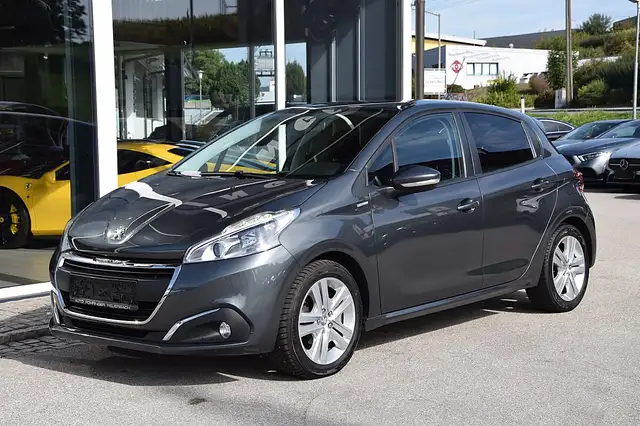 Peugeot 208 view 2