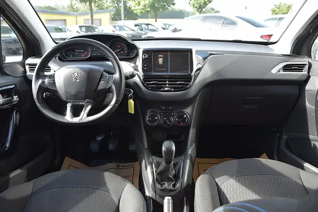 Peugeot 208 view 14