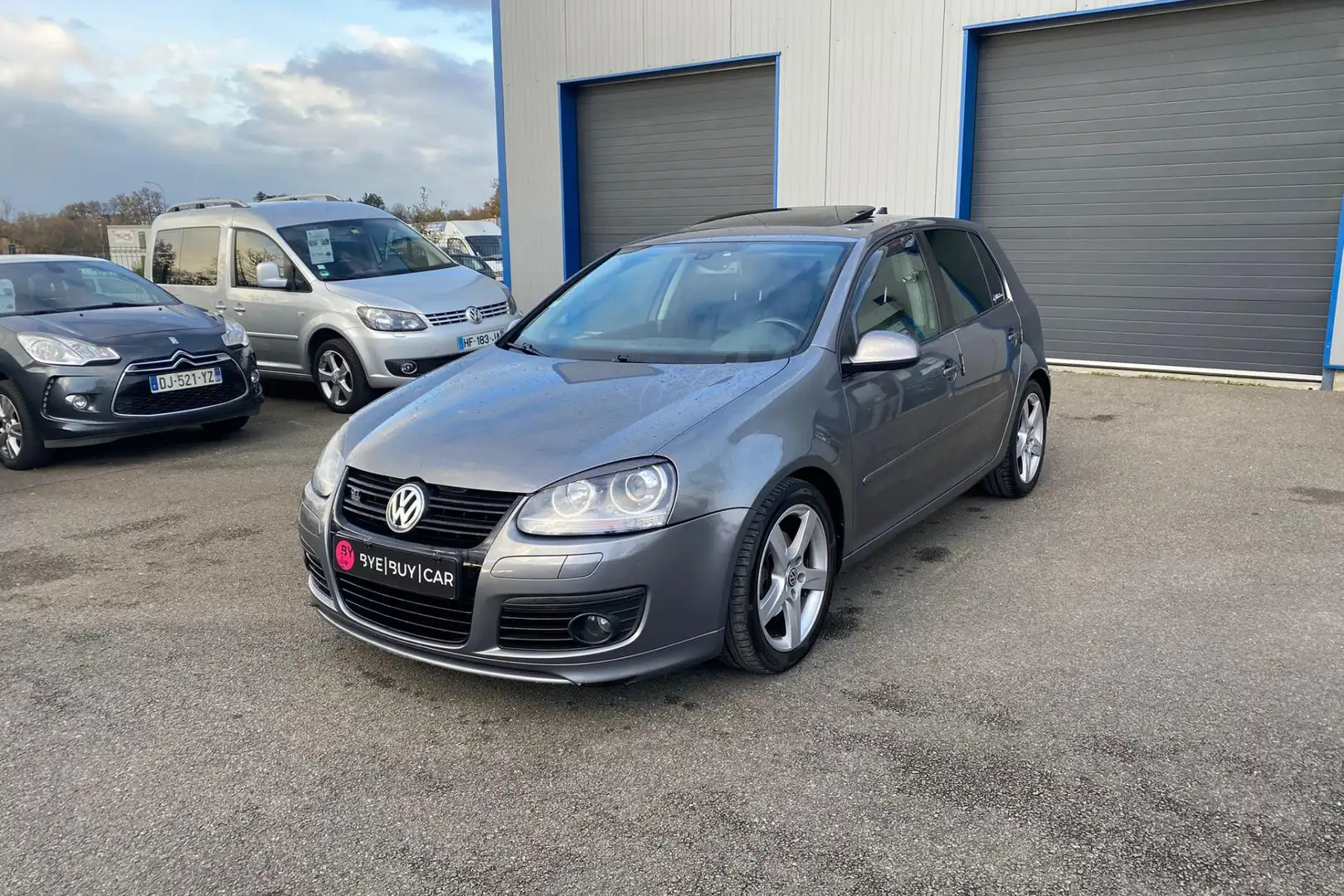 Volkswagen Golf Golf V 5 GT SPORT 2.0 TDI 136CH 5 portes BVM TOIT OUVRANT GTIE 12M Grau - 1