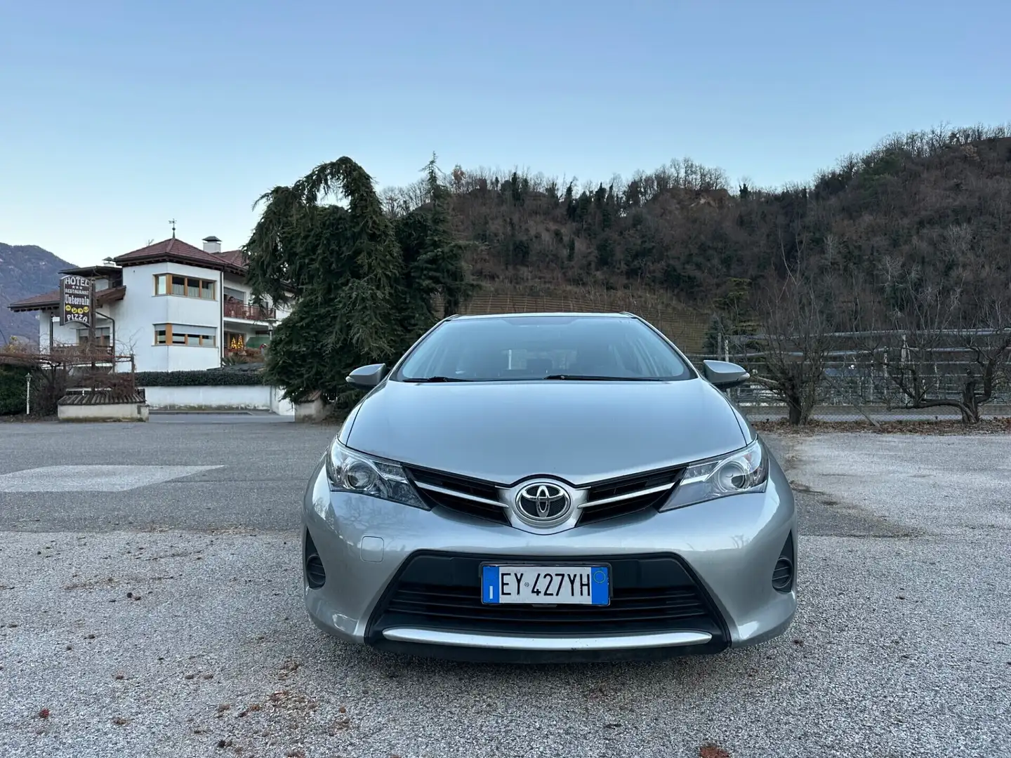 Toyota Auris Touring Sports 1.4 D-4D Active Grigio - 1
