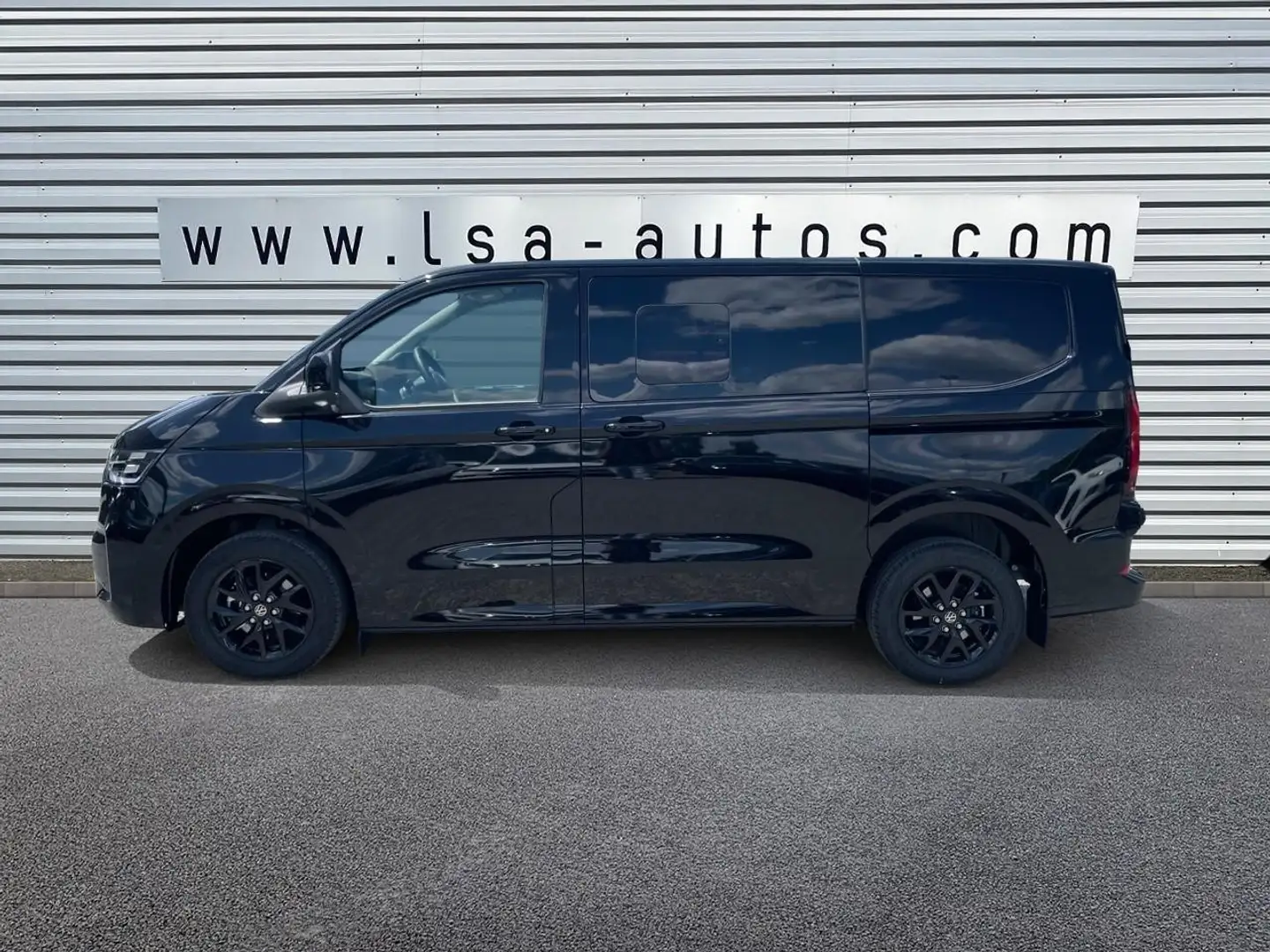 Volkswagen Transporter T7 L1H1 3.225T 2.0 16V TDI 170 FOURGON CABINE APPROFONDIE Noir - 2