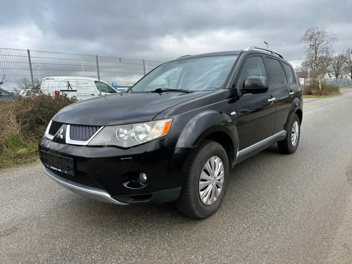 Mitsubishi Outlander Outlander 2.4 4WD CVT Instyle Black - 1