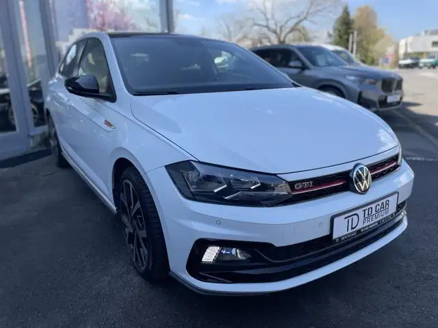 Volkswagen Polo view 3