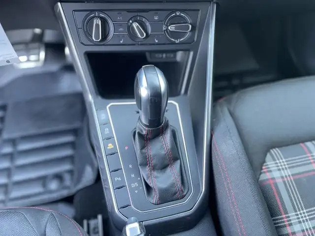 Volkswagen Polo view 11