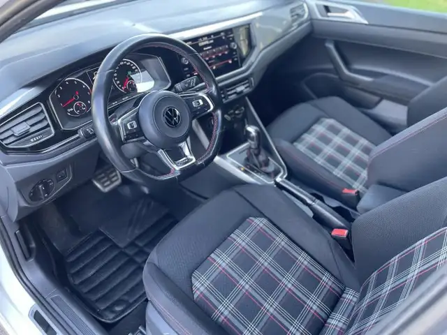 Volkswagen Polo view 6