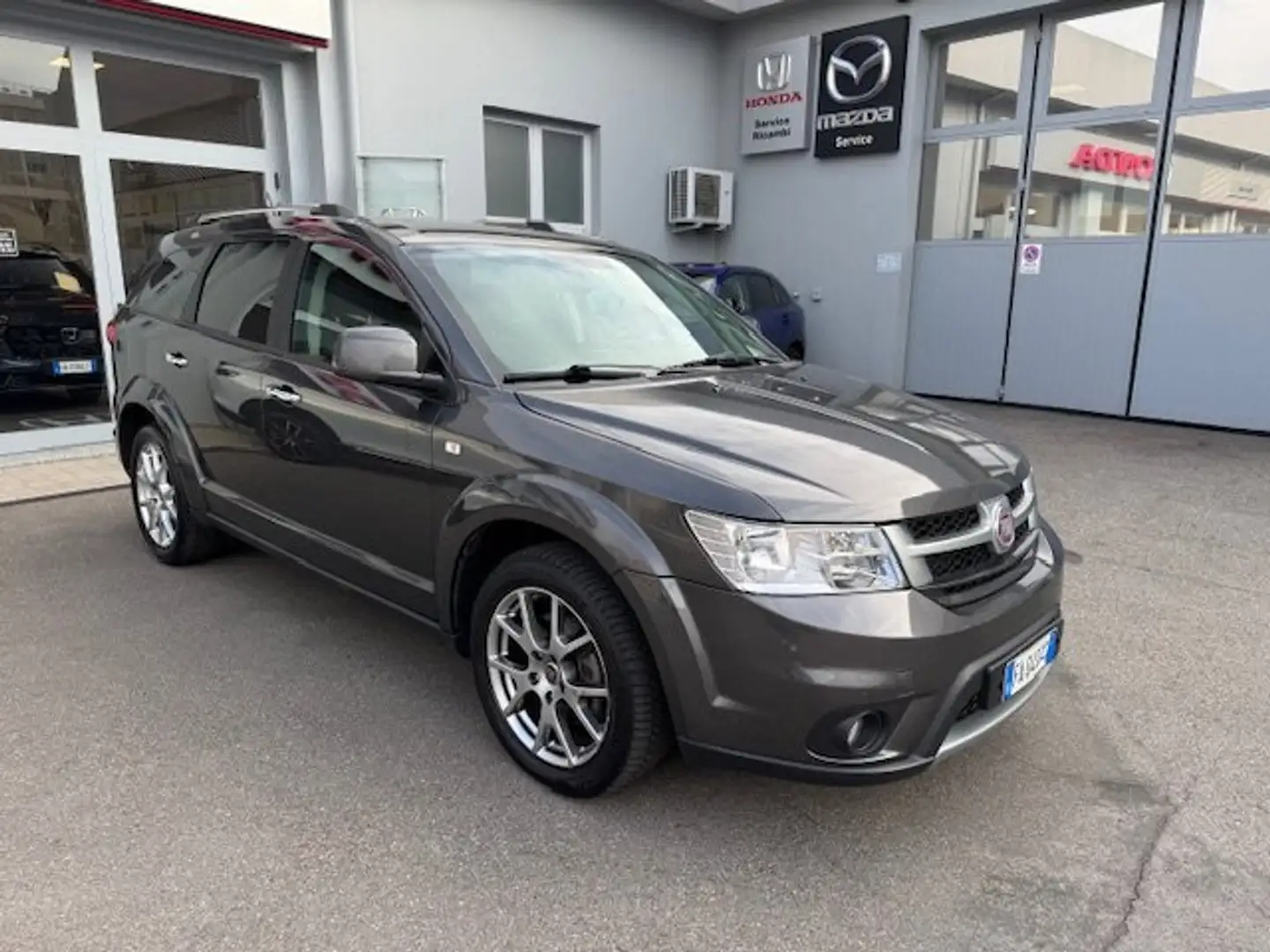Fiat Freemont Freemont 2.0 Diesel 170cv 4x4 7 posti Gris - 2