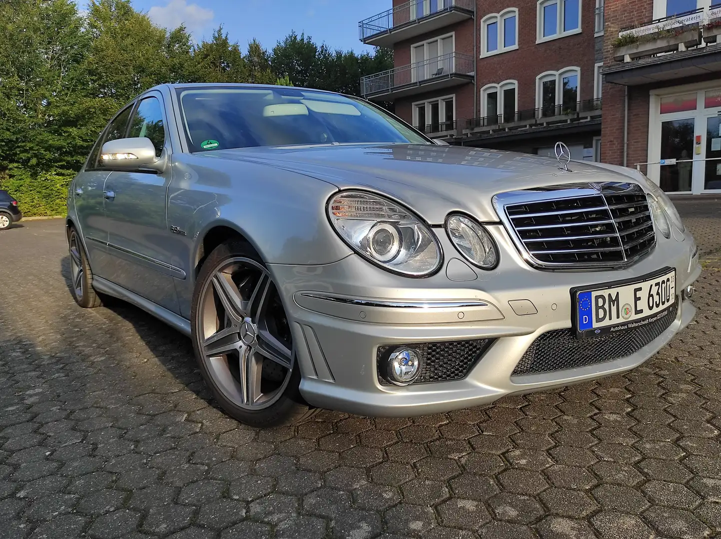 Mercedes-Benz E 63 AMG E 63 AMG 7G-TRONIC Stříbrná - 2