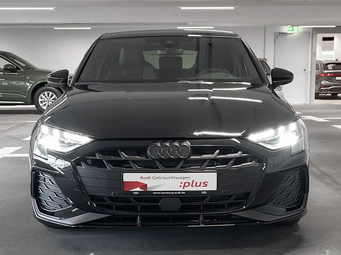 Audi A3 35 TFSI S tronic 2xS LINE/PANO/LM19 Schwarz - 2