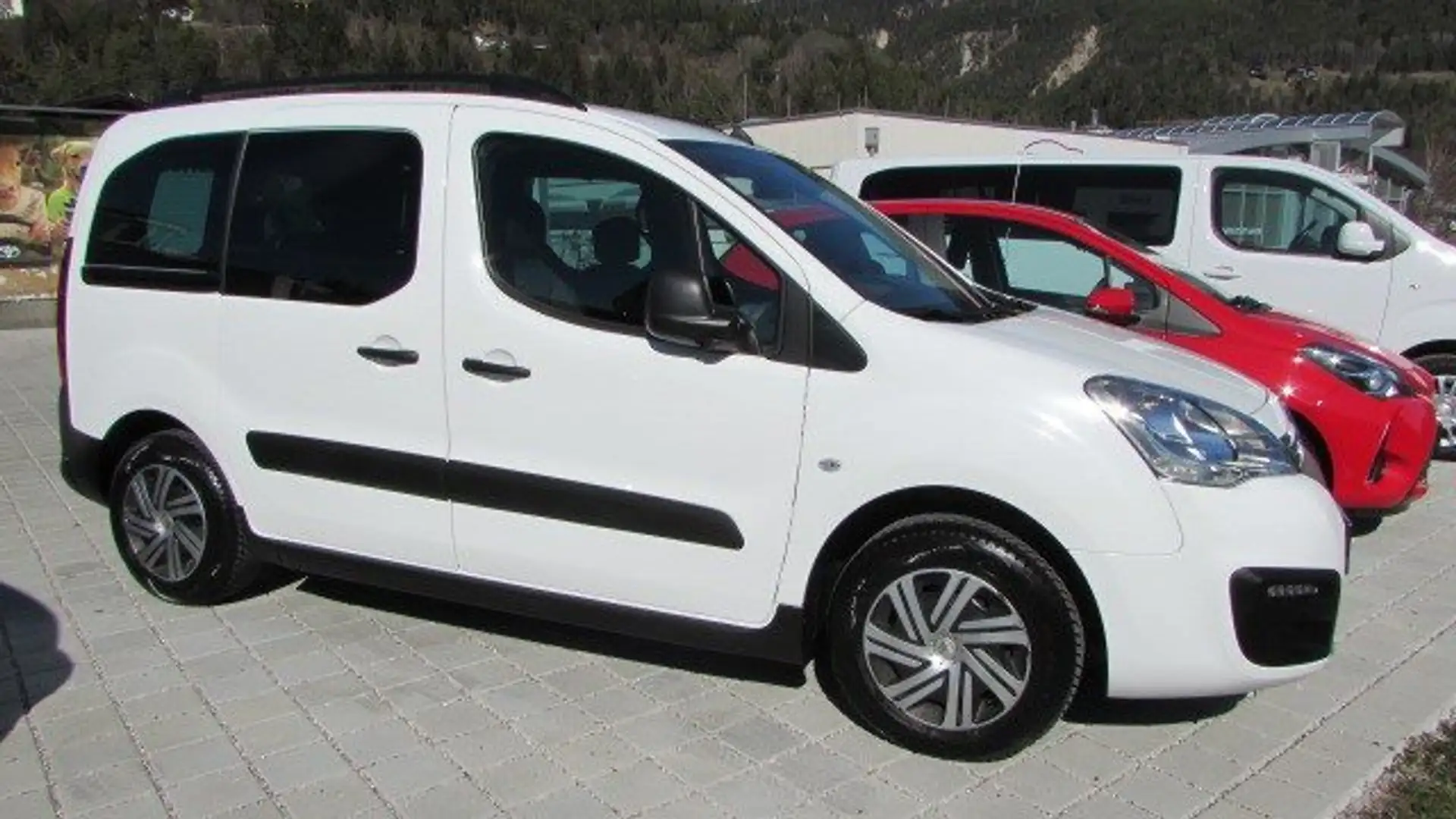 Citroen Berlingo Multispace BlueHDi 120 Feel Weiß - 1