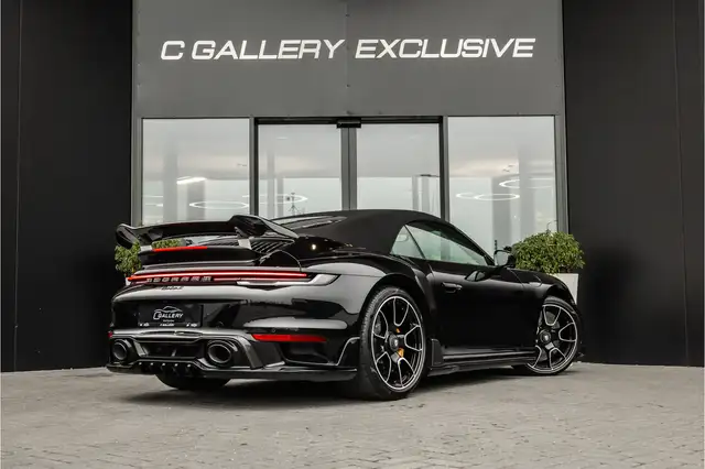 Porsche 992 view 9