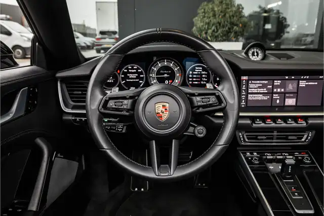 Porsche 992 view 14