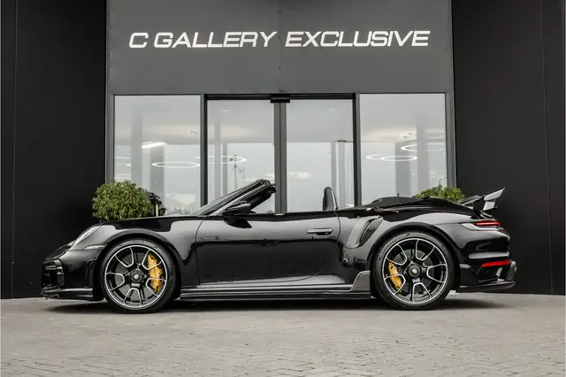 Porsche 992 view 4