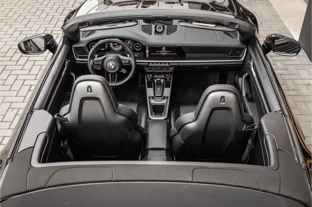 Porsche 992 view 12