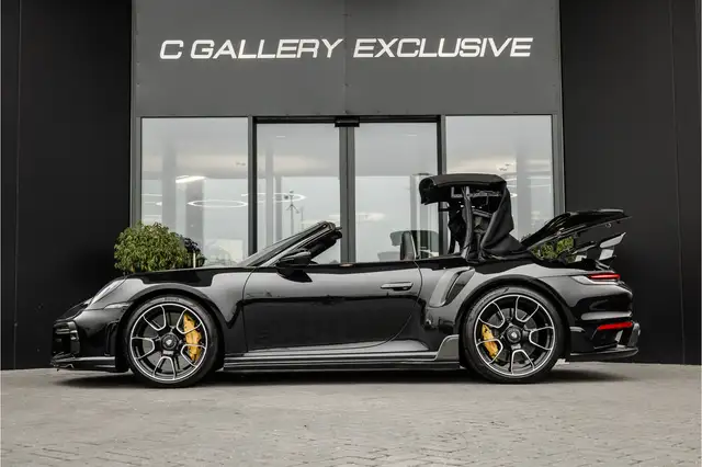 Porsche 992 view 5