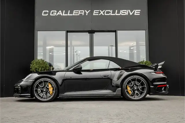 Porsche 992 view 6