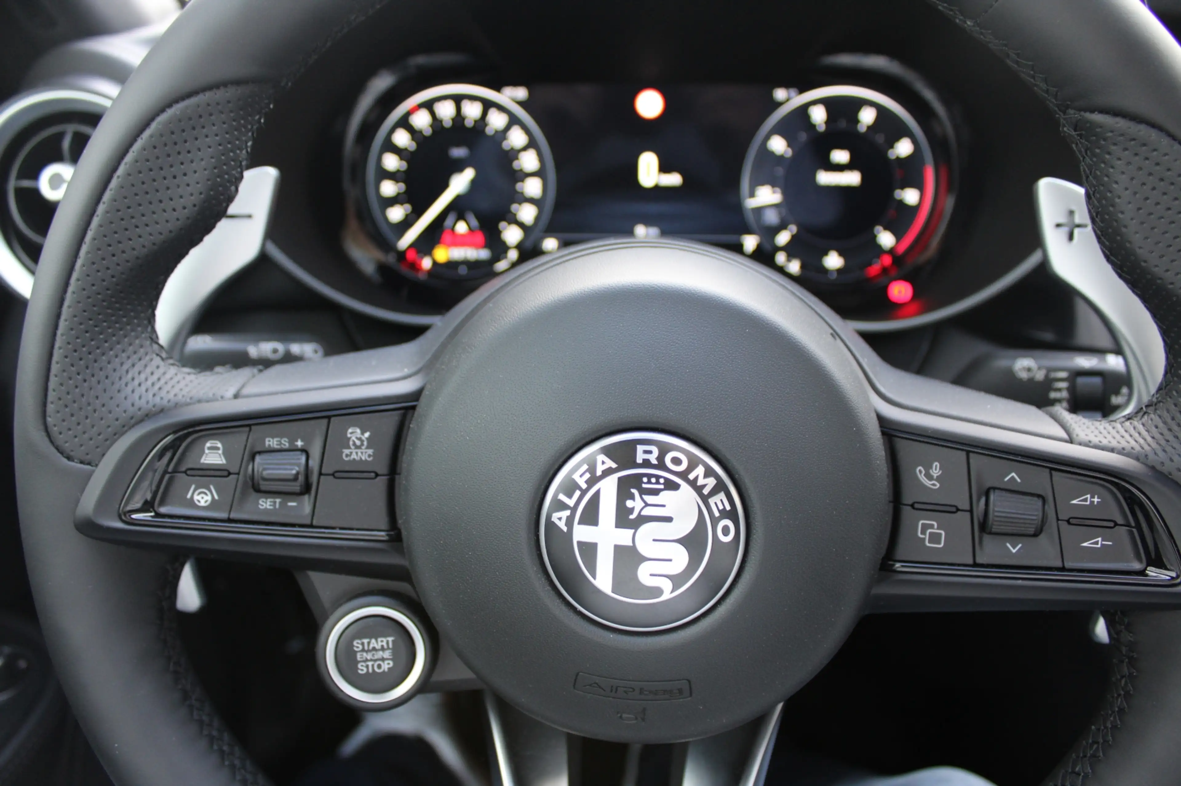Alfa Romeo Giulia Giulia Veloce 2.2 Jtdm 210PS — photo 8